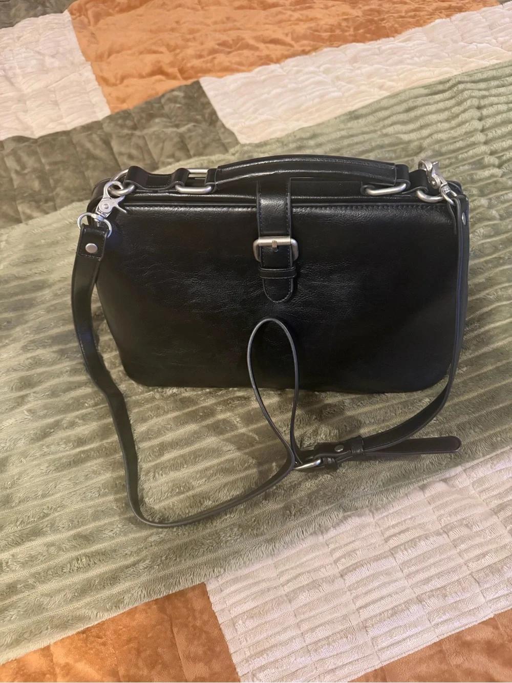 N/A sleek black
